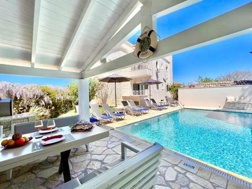 Beach Villa Heart House With Private Pool