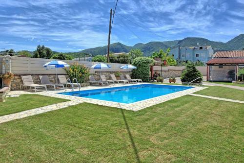 Acharavi Beach Villa