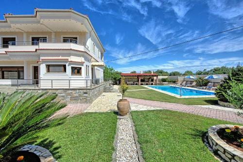 Acharavi Beach Villa