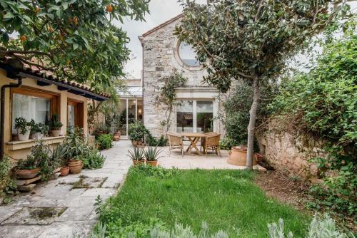 Villa Minimalist Stone Country House