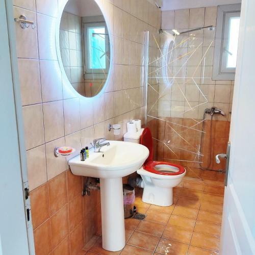 Avalon Cosy Apartments Emerald, Ivory With Shared Swimming Pool
