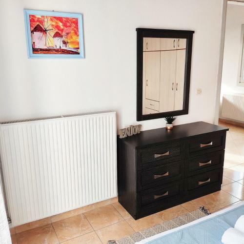 Avalon Cosy Apartments Emerald, Ivory With Shared Swimming Pool