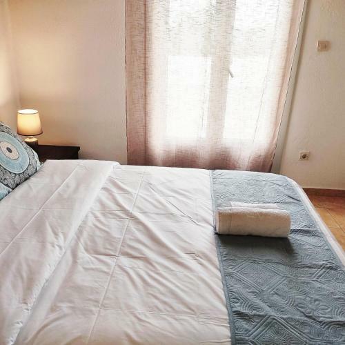Avalon Cosy Apartments Emerald, Ivory With Shared Swimming Pool