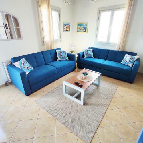 Avalon Cosy Apartments Emerald, Ivory With Shared Swimming Pool