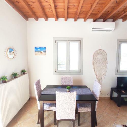 Avalon Cosy Apartments Emerald, Ivory With Shared Swimming Pool
