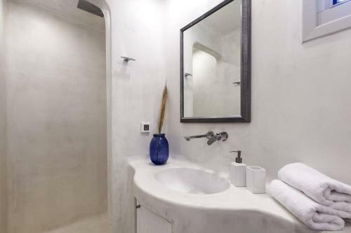 Villa Breathtaking 6 Bed In Platis Gialos
