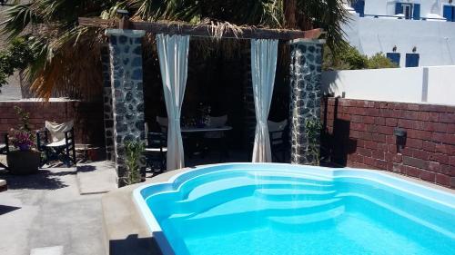 5bedroom Villa In Perissa Beach