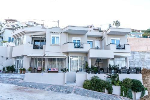 Vasilios Sea View Apartments