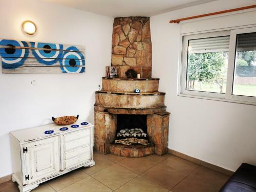 Monaxia Cottage