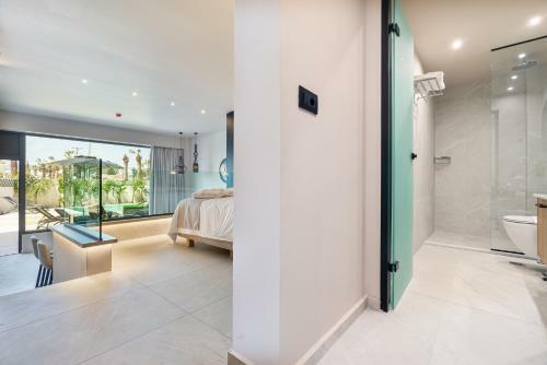 Hotel Pathos Seaside Suites