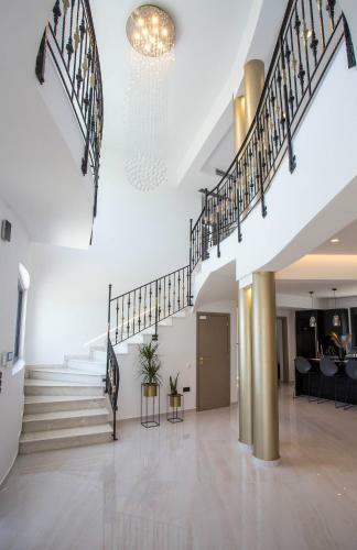 Villa Indira