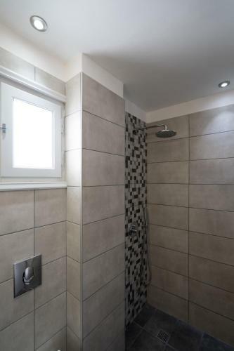 Hotel White Lily - Adults Only 16 Plus