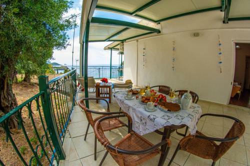 Aliki Apartments