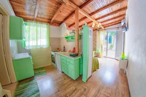 Aliki Apartments