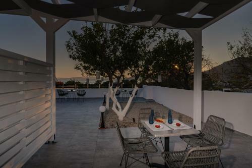 Bed & Breakfast Pounedes Luxury Suites