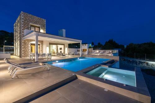 Villa Iris In Pefkos, Pine Villas