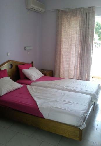 Hostal Room In Studio - Rock Garden Apartments By The Beach
