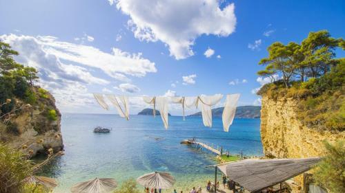 Sea Zoe, Summer House