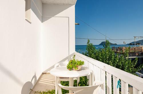 Hotel Horizon Beachfront Apartments