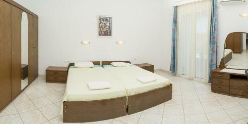 Hotel Anna Studios & Apartments