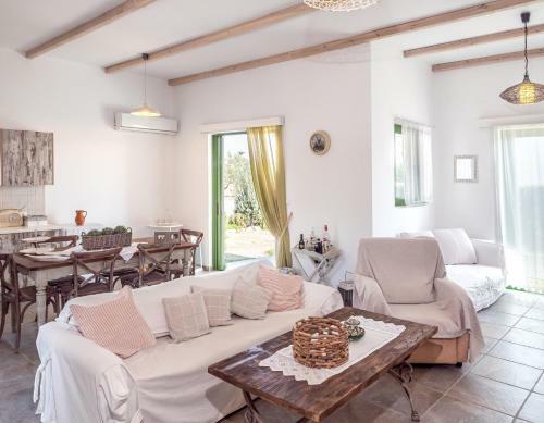 Elegant 2-bedroom Villa With Private Pool Near Lindos