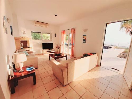 Villa Irene 3 Bed, Sea Views, Lindos 10 Mins, Beach 3 Mins