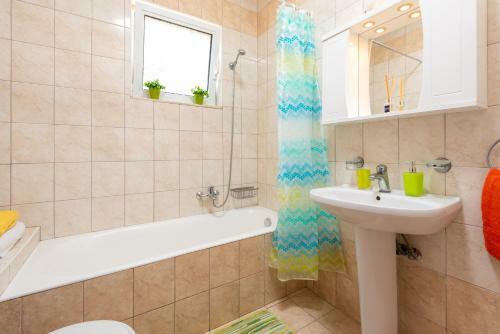 Villa Irene 3 Bed, Sea Views, Lindos 10 Mins, Beach 3 Mins