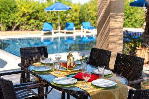 Villa Irene 3 Bed, Sea Views, Lindos 10 Mins, Beach 3 Mins