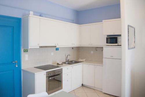 Just Blue With Amazing Sea Views In Piso Livadi