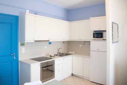 Just Blue With Amazing Sea Views In Piso Livadi