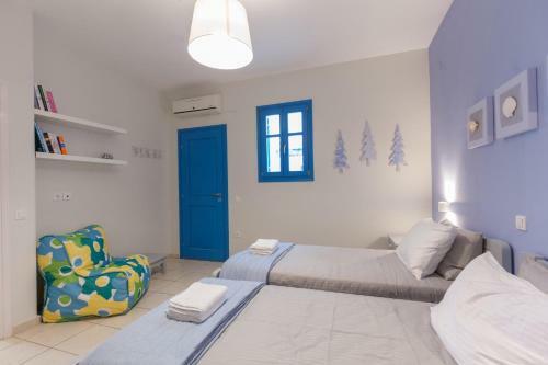 Just Blue With Amazing Sea Views In Piso Livadi