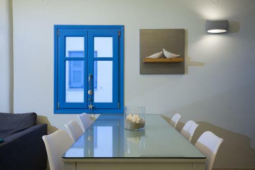Just Blue With Amazing Sea Views In Piso Livadi