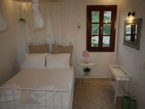 Ornos Seaside Blue Villas