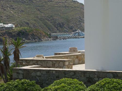 Ornos Seaside Blue Villas