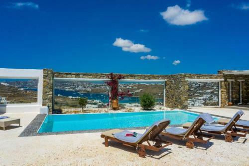 Stunning Villa With Pool In Mykonos