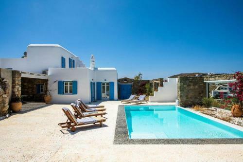 Stunning Villa With Pool In Mykonos