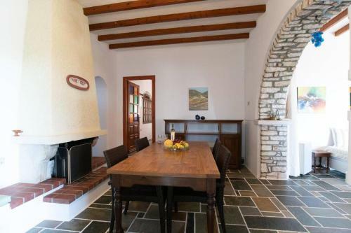 Traditional Stonehouse For 4 Ppl In Paros