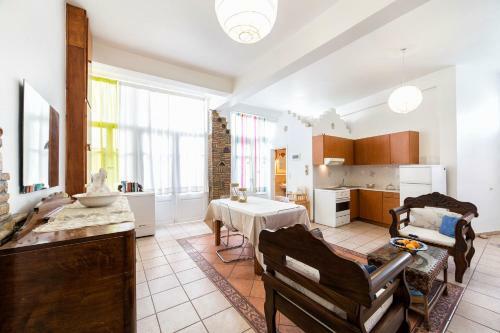 Town House For 6-16