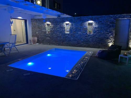 Parian White Luxury Apartments