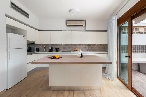 Ritas Modern In-city House