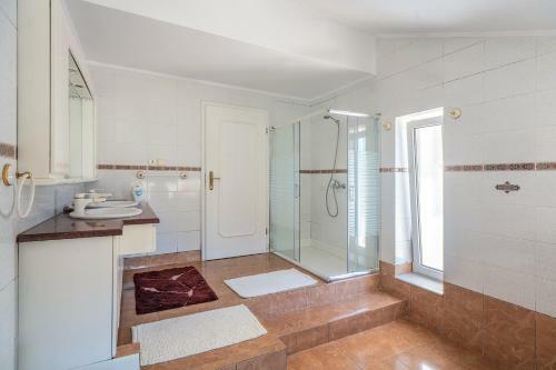 Artzy Villa