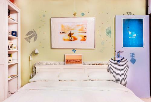 The Eclectic Yard Home -famous For Its Design