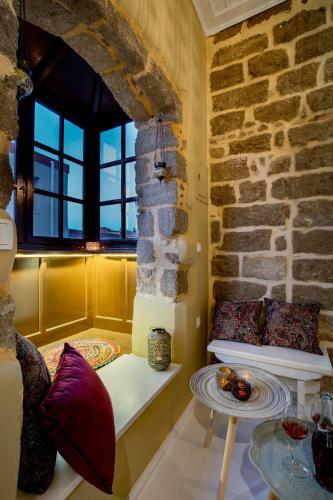 A33 Rhodes Old Town House