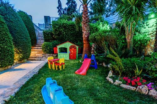 Elmyra Villa, Comfort & Style!