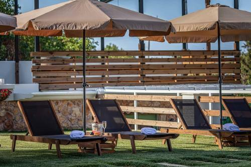 Villa Staras - With Private Heated Pool & Jacuzzi