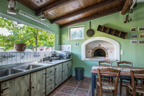 Villa Staras - With Private Heated Pool & Jacuzzi