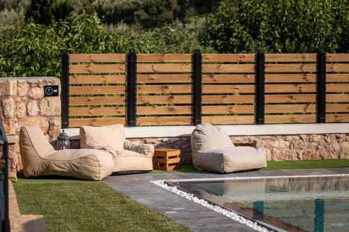 Villa Staras - With Private Heated Pool & Jacuzzi