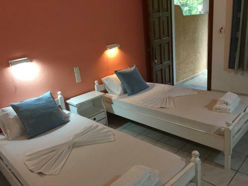 Alexandra's Studios And Apartments