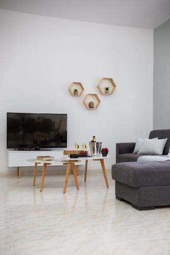 M & S Villa