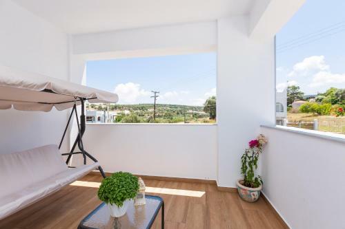 Nisos Villa, Walking Distance To The Beach & Shops!